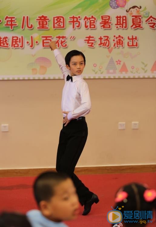 黄毅节目活动照 黄毅高清写真_黄毅高清剧照