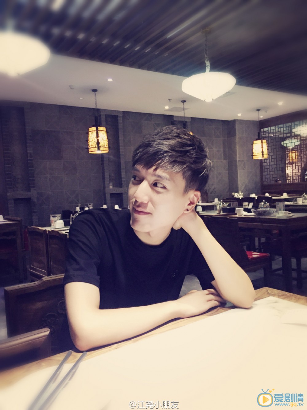 江屹尘街拍写真 江屹尘高清写真_江屹尘高清剧照