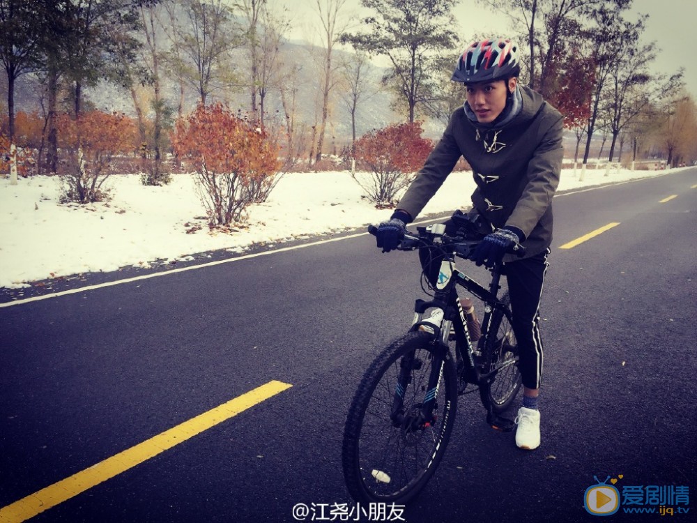 江屹尘浪漫写真 江屹尘高清写真_江屹尘高清剧照
