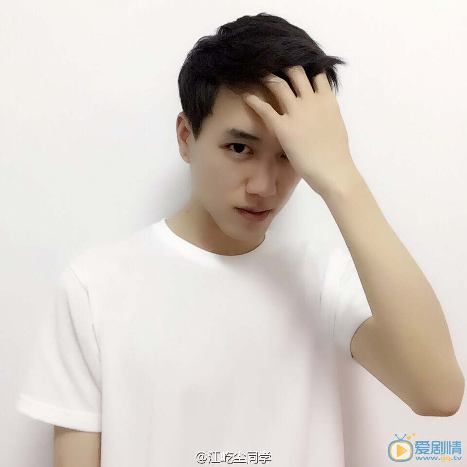 江屹尘白衣少年写真 江屹尘高清写真_江屹尘高清剧照