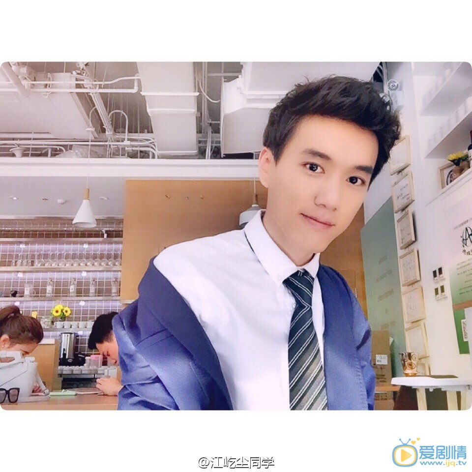 江屹尘街拍写真 江屹尘高清写真_江屹尘高清剧照