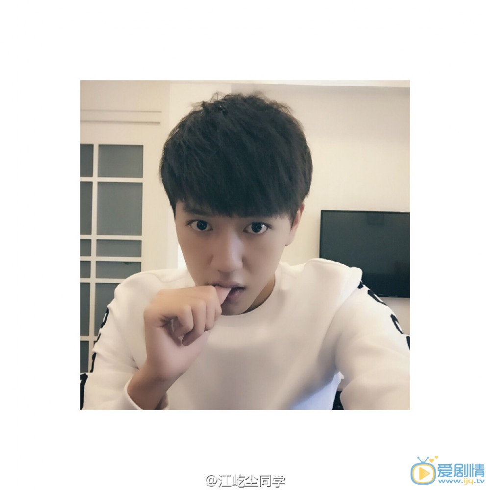 江屹尘白衣少年写真 江屹尘高清写真_江屹尘高清剧照