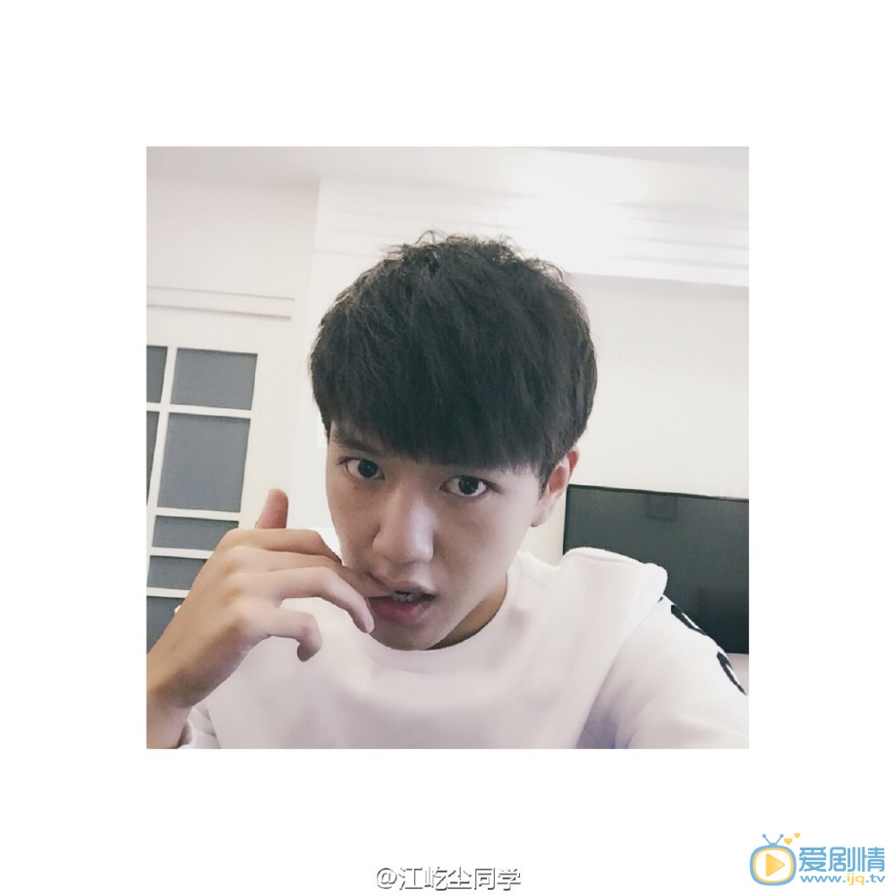 江屹尘白衣少年写真 江屹尘高清写真_江屹尘高清剧照