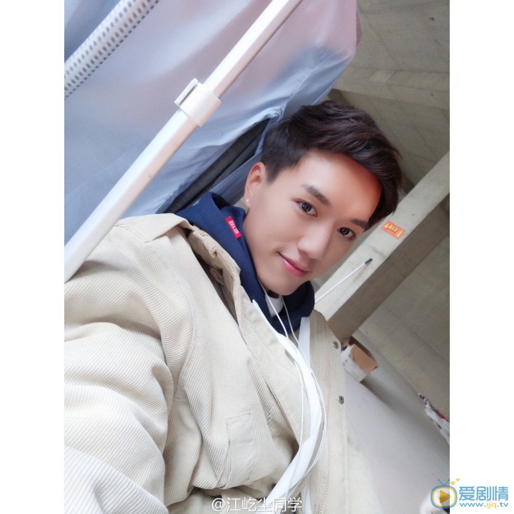 江屹尘街拍写真 江屹尘高清写真_江屹尘高清剧照