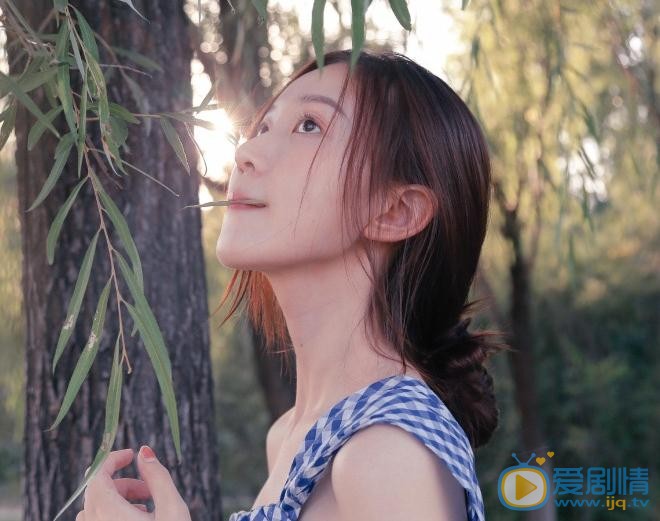 周茉夏日写真 周茉高清写真_周茉高清剧照