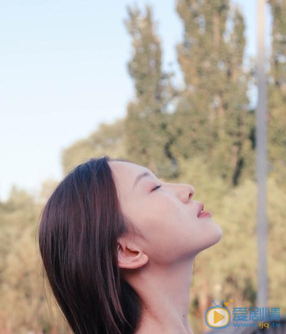 周茉夏日写真 周茉高清写真_周茉高清剧照