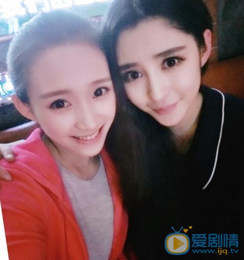 程慕轩与人合照 程慕轩高清写真_程慕轩高清剧照