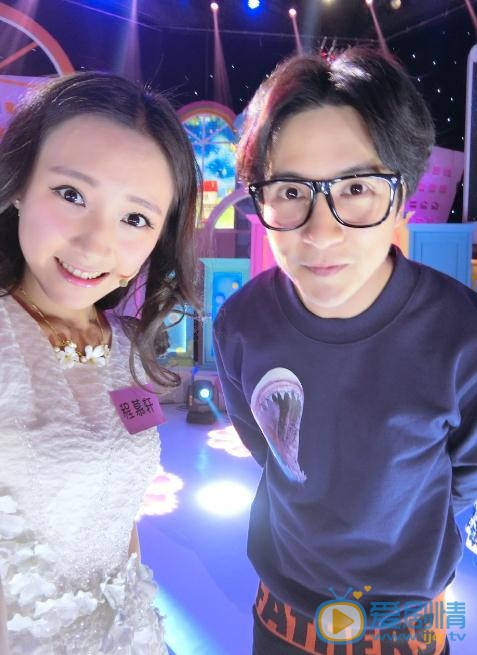 程慕轩与人合照 程慕轩高清写真_程慕轩高清剧照