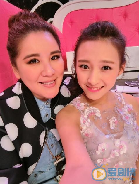 程慕轩与人合照 程慕轩高清写真_程慕轩高清剧照