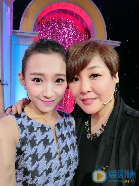 程慕轩与人合照 程慕轩高清写真_程慕轩高清剧照