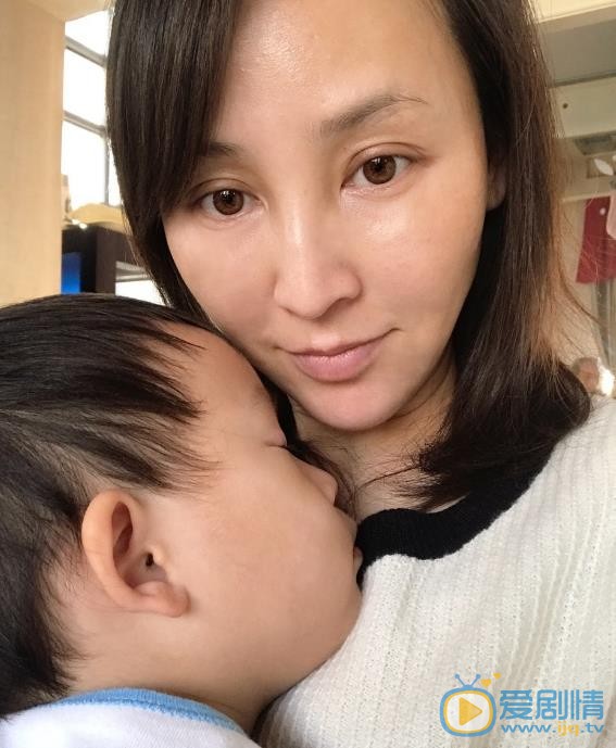 岳丽娜亲子照 岳丽娜高清写真_岳丽娜高清剧照
