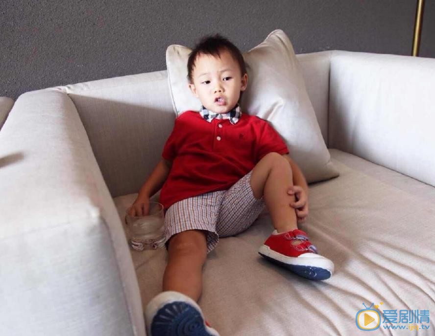 岳丽娜亲子照 岳丽娜高清写真_岳丽娜高清剧照