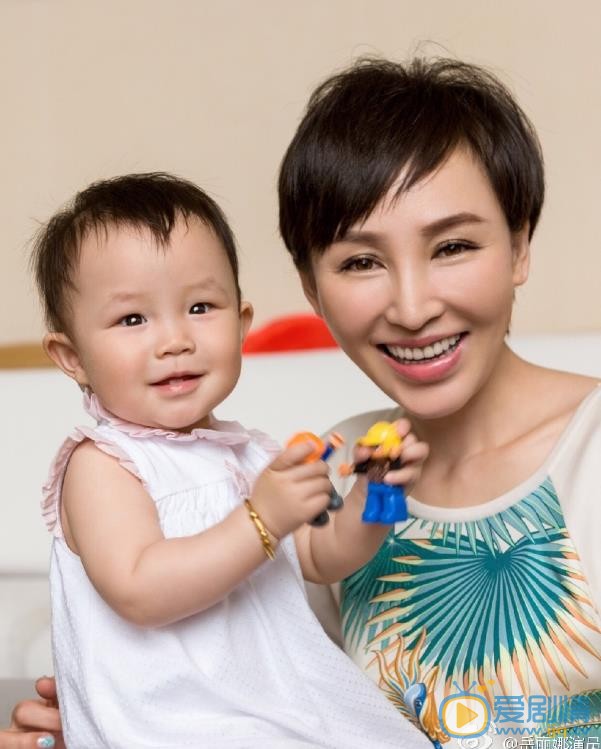 岳丽娜亲子照 岳丽娜高清写真_岳丽娜高清剧照