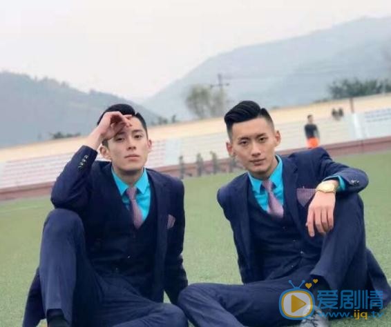 王鹤棣与人合照 王鹤棣高清写真_王鹤棣高清剧照