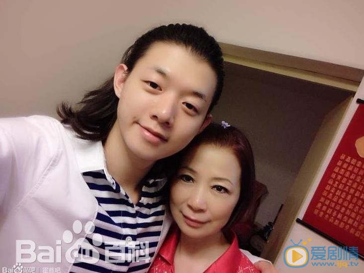 霍尊家人合照 霍尊高清写真_霍尊高清剧照