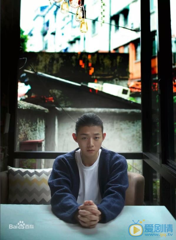 霍尊街拍大片 霍尊高清写真_霍尊高清剧照