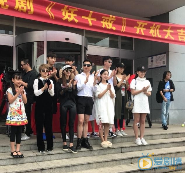 任坤开机照 任坤高清写真_任坤高清剧照