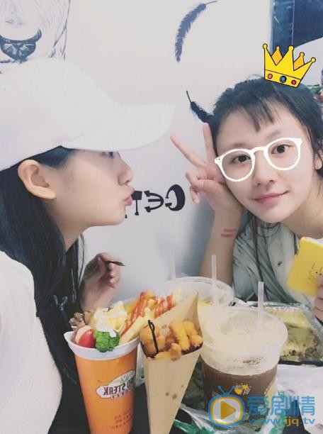尹淇与人合照 尹淇高清写真_尹淇高清剧照