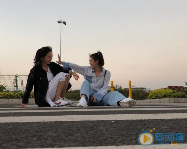 许晓晗与人合照 许晓晗高清写真_许晓晗高清剧照