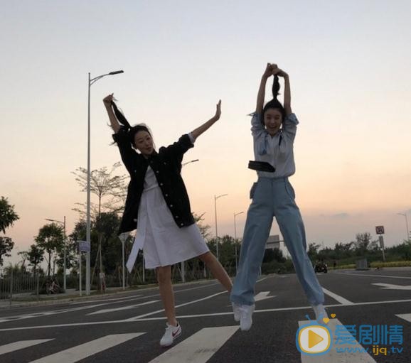 许晓晗与人合照 许晓晗高清写真_许晓晗高清剧照