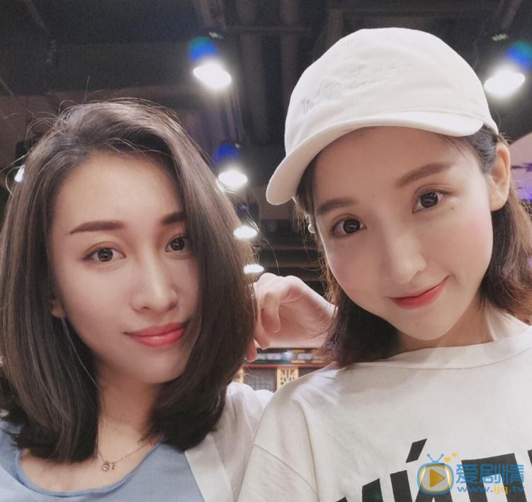 刘李优优与人合照 刘李优优高清写真_刘李优优高清剧照