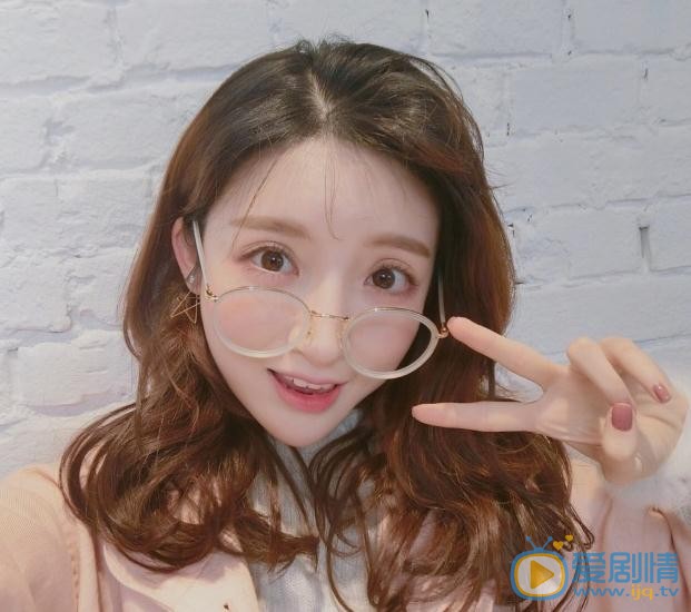 刘李优优可爱卖萌照 刘李优优高清写真_刘李优优高清剧照