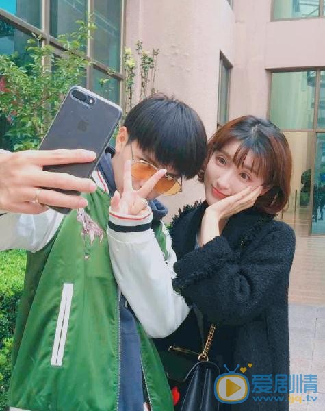 刘李优优与人合照 刘李优优高清写真_刘李优优高清剧照