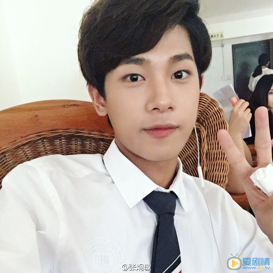 张炯敏白衣少年写真 张炯敏高清写真_张炯敏高清剧照