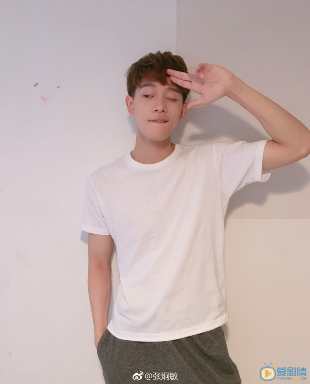 张炯敏白衣少年写真 张炯敏高清写真_张炯敏高清剧照
