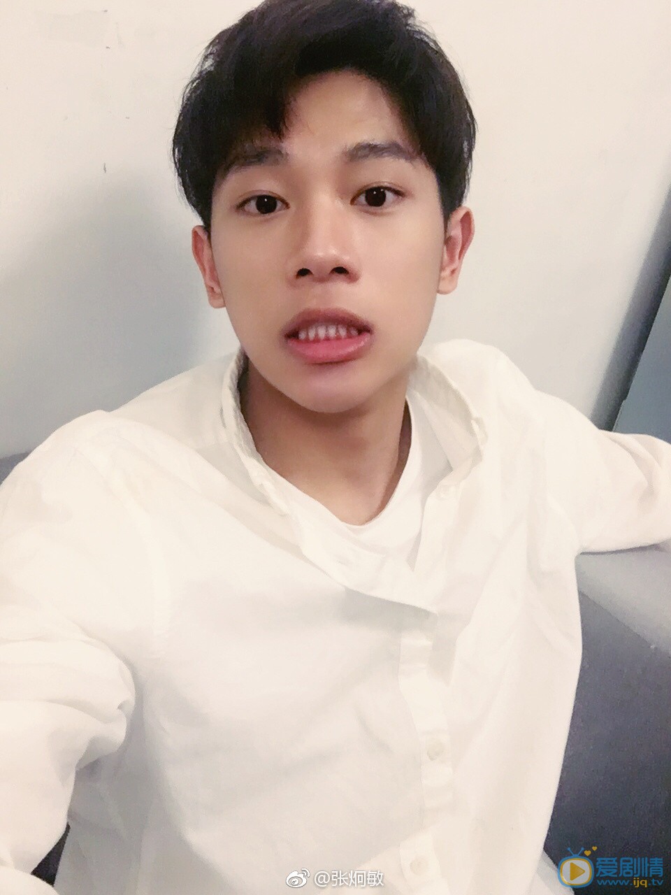 张炯敏白衣少年写真 张炯敏高清写真_张炯敏高清剧照