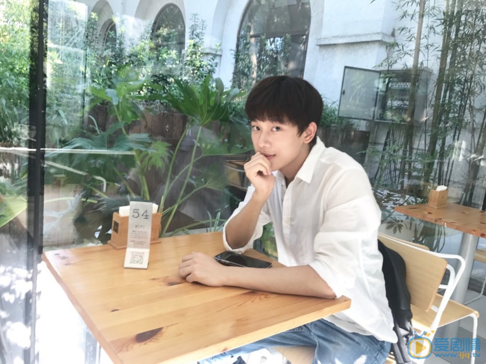 张炯敏白衣少年写真 张炯敏高清写真_张炯敏高清剧照