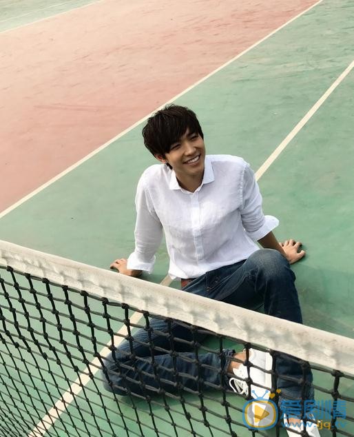 严禹豪毕业照 严禹豪高清写真_严禹豪高清剧照
