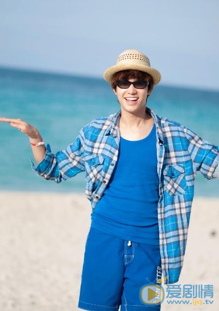 严禹豪海边写真 严禹豪高清写真_严禹豪高清剧照