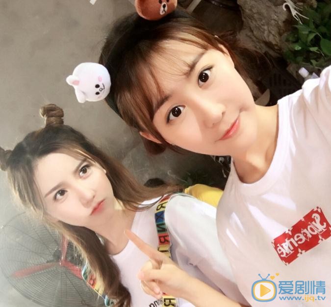 艾西与人合照 艾西高清写真_艾西高清剧照