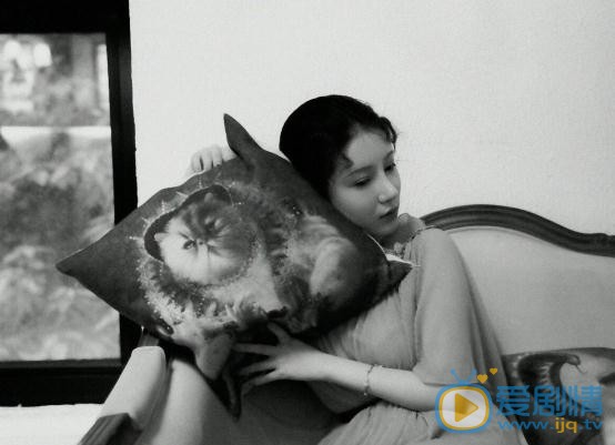 王宇凝黑白写真 王宇凝高清写真_王宇凝高清剧照