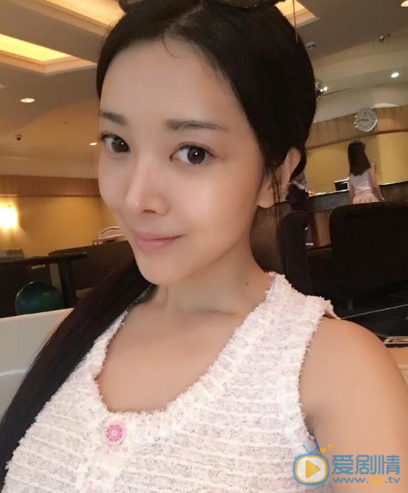 张蓝艺生活照