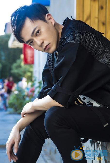 生逢灿烂的日子老四是谁演的？老四扮演者曲哲明个人资料、写真及生活照欣赏