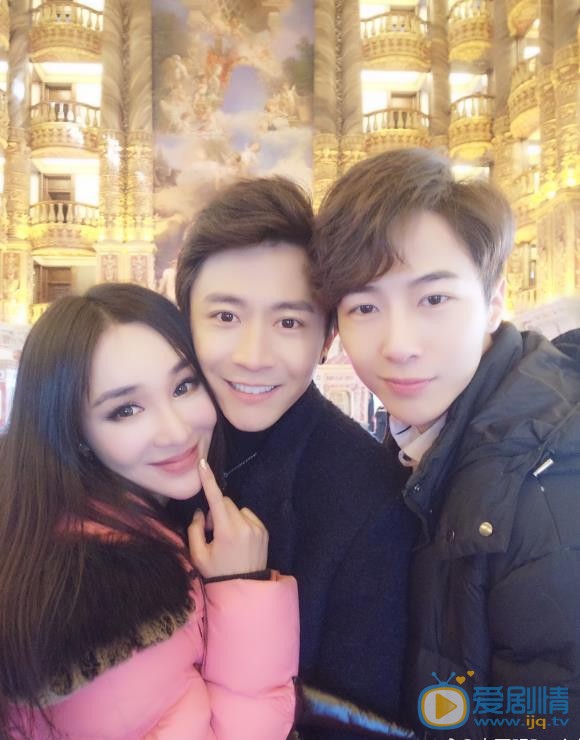 李冠明朋友合照 李冠明高清写真_李冠明高清剧照