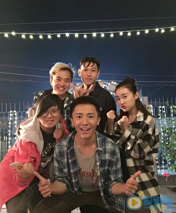 李冠明朋友合照 李冠明高清写真_李冠明高清剧照