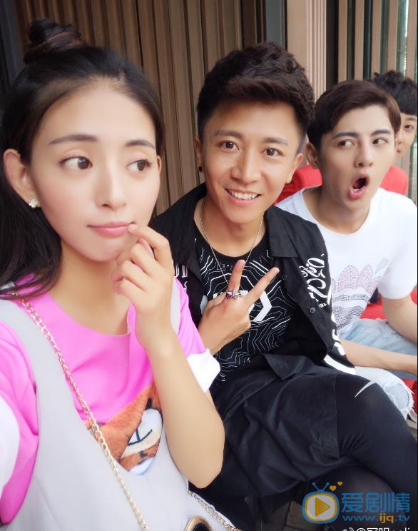 李冠明朋友合照 李冠明高清写真_李冠明高清剧照