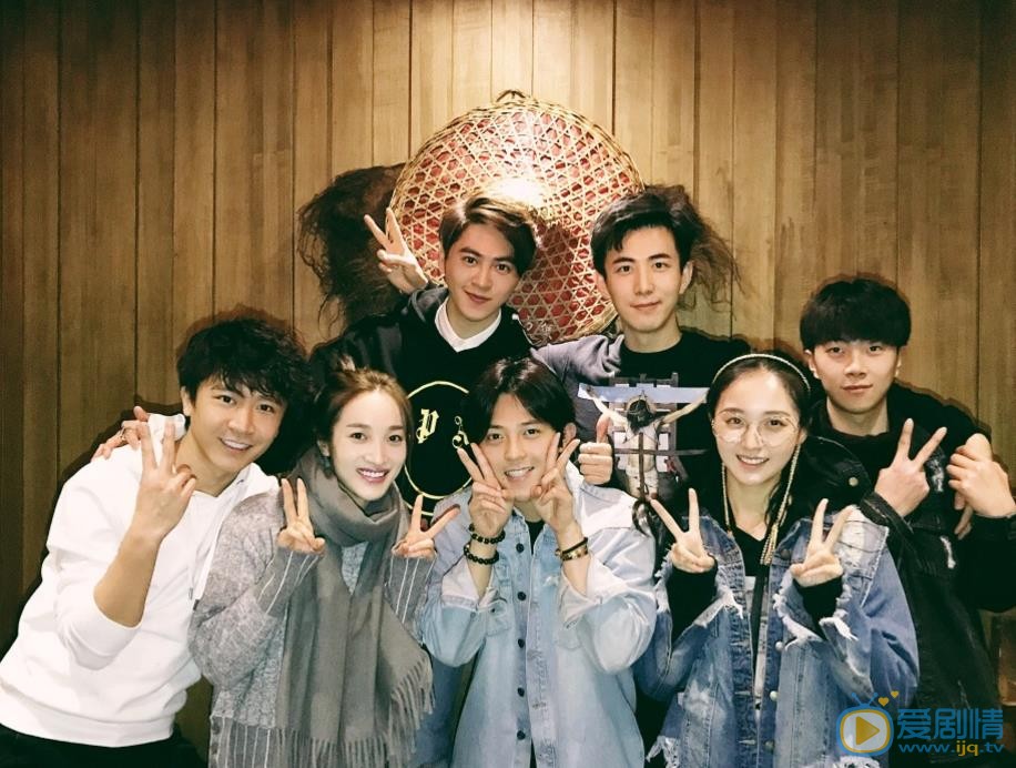 李冠明朋友合照 李冠明高清写真_李冠明高清剧照