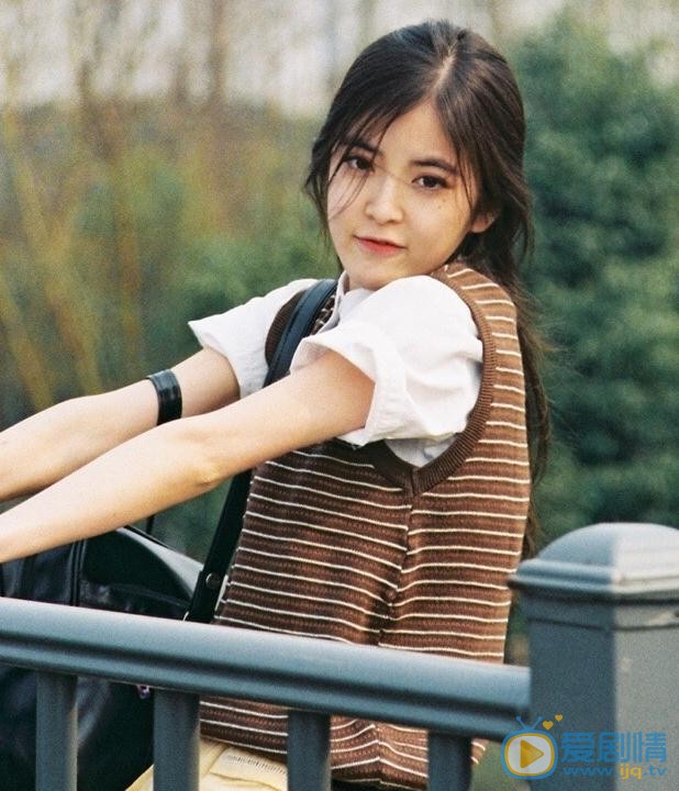 朱丹妮制服写真 朱丹妮高清写真_朱丹妮高清剧照