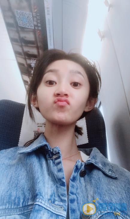 魏小也逗逼卖萌照 魏小也逗逼卖萌照
