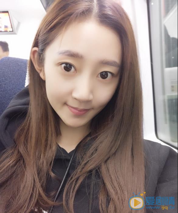 魏小也生活照 魏小也高清写真_魏小也高清剧照