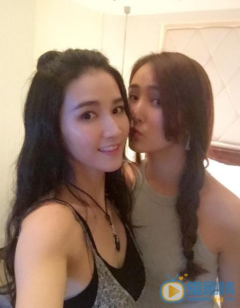 周开开与人合照 周开开高清写真_周开开高清剧照