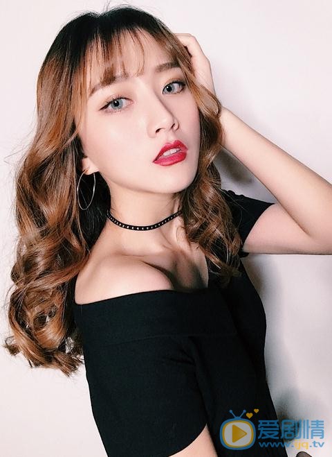 林奕婧红唇写真 林奕婧高清写真_林奕婧高清剧照