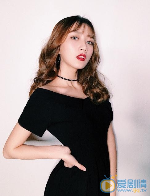 林奕婧红唇写真 林奕婧高清写真_林奕婧高清剧照