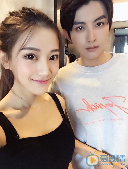 林奕婧与人合照 林奕婧高清写真_林奕婧高清剧照