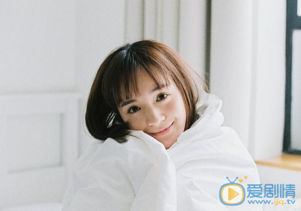 李依伊素颜背心写真 李依伊高清写真_李依伊高清剧照