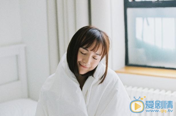 李依伊素颜背心写真 李依伊高清写真_李依伊高清剧照